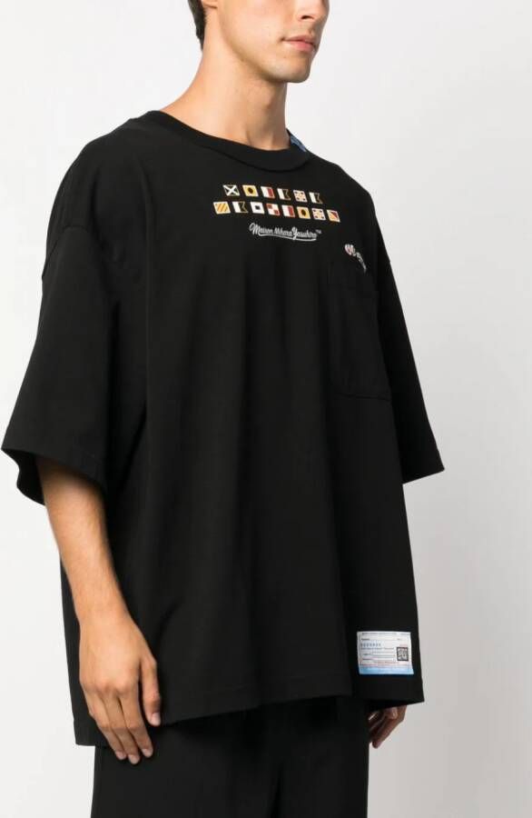 Maison Mihara Yasuhiro T-shirt met geborduurd logo Zwart