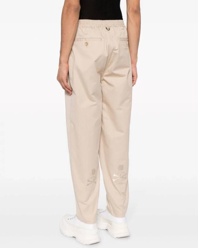 Mastermind Japan Trainingsbroek met doodskop applicatie Beige