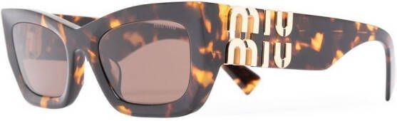 Miu Eyewear Zonnebril met cat-eye montuur Bruin
