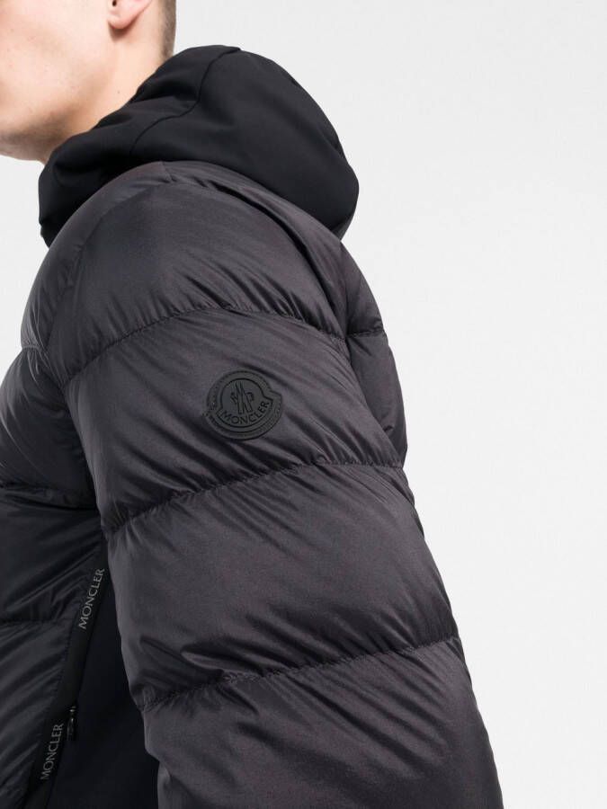 Moncler Donsjack met capuchon Zwart