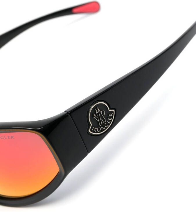 Moncler Eyewear Pentagra zonnebril met geometrisch montuur Zwart