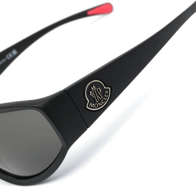 Moncler Eyewear Pentagra zonnebril met geometrisch montuur Zwart