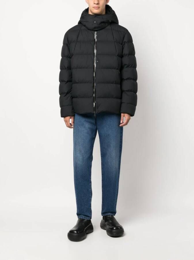 Moncler Donsjack met trechterhals Zwart