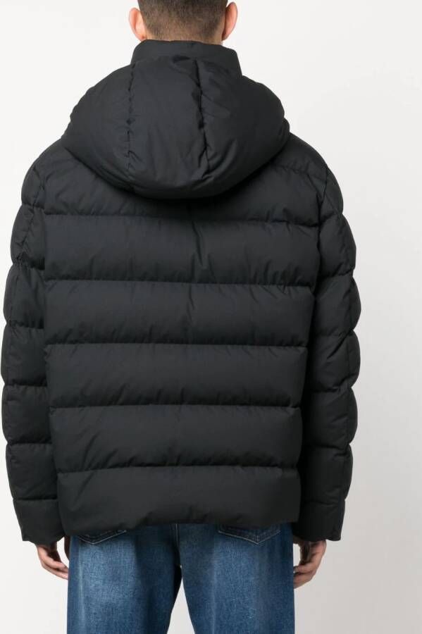 Moncler Donsjack met trechterhals Zwart