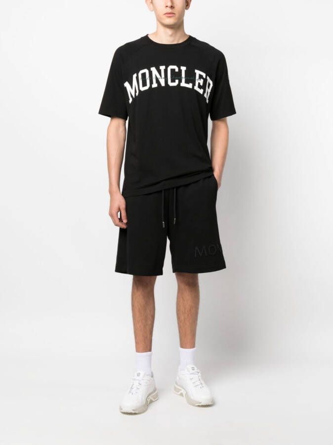 Moncler Trainingsshorts met geborduurd logo Zwart