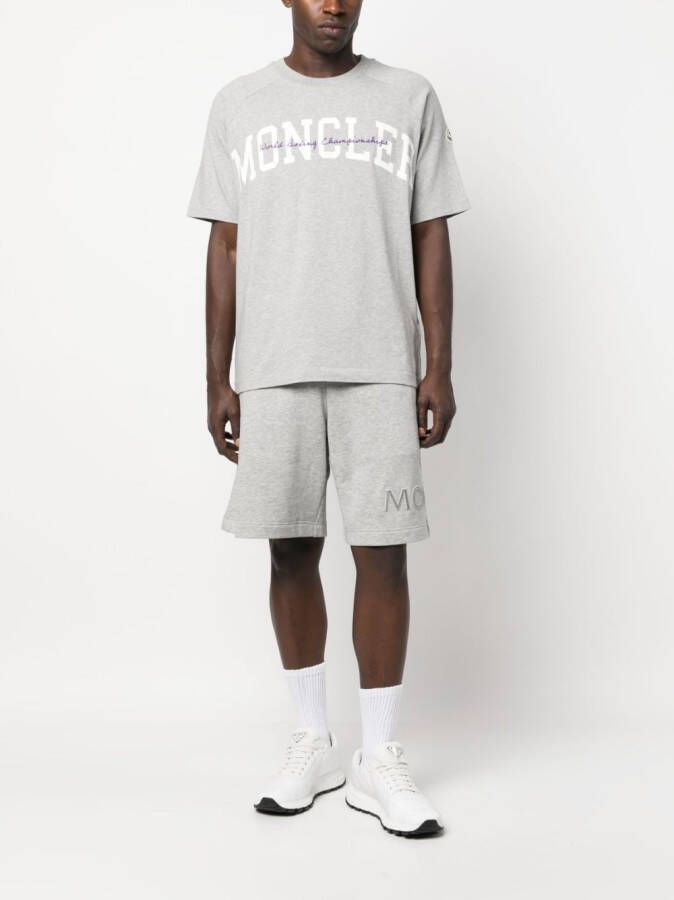 Moncler T-shirt met logoprint Grijs