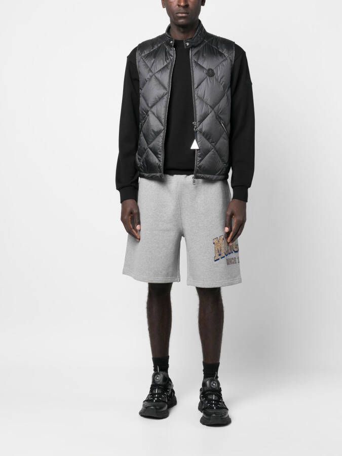 Moncler Shorts met logoprint Grijs