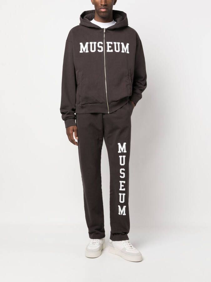 Museum Of Peace & Quiet Trainingsbroek met logoprint Bruin