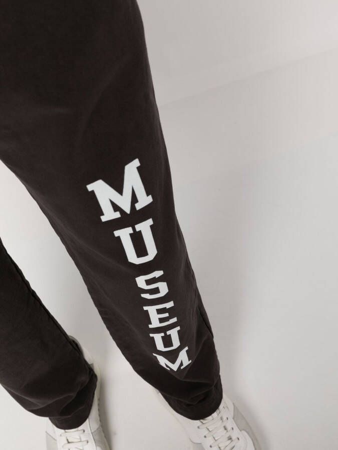 Museum Of Peace & Quiet Trainingsbroek met logoprint Bruin