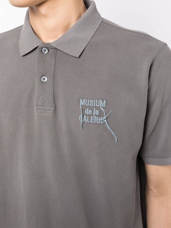 Musium Div. Poloshirt met geborduurd logo Grijs