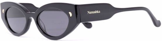 Nanushka Azalea cat-eye zonnebril Zwart
