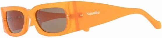 Nanushka Zonnebril met rechthoekig montuur Oranje