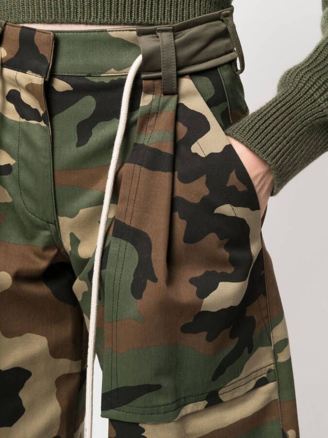Palm Angels Shorts met camouflageprint Groen
