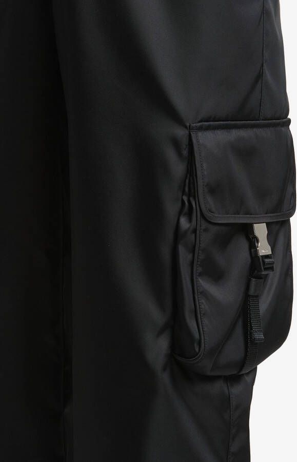 Prada Cargo broek van gerecycled nylon Zwart