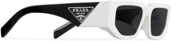Prada Eyewear Symbole zonnebril met colourblocking Zwart