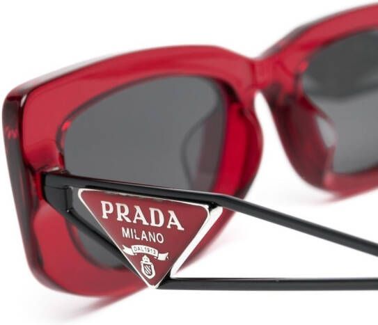 Prada Eyewear Symbole zonnebril met rechthoekig montuur Rood