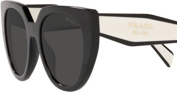 Prada Eyewear Zonnebril met kattenoog montuur Zwart