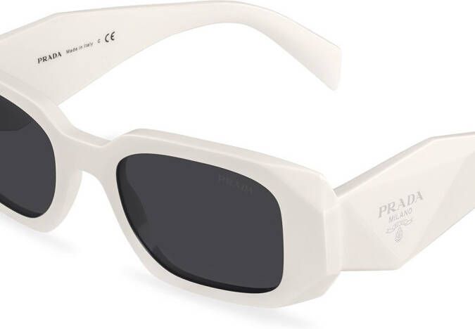 Prada Eyewear Runway zonnebril met oversized montuur Grijs