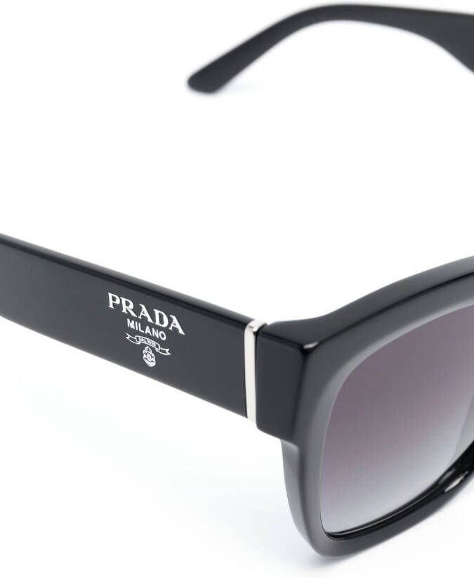 Prada Eyewear Zonnebril met vlindermontuur Zwart