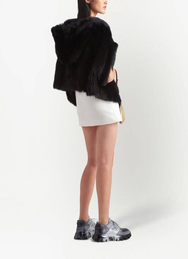 Prada Asymmetrische lammy stola Zwart