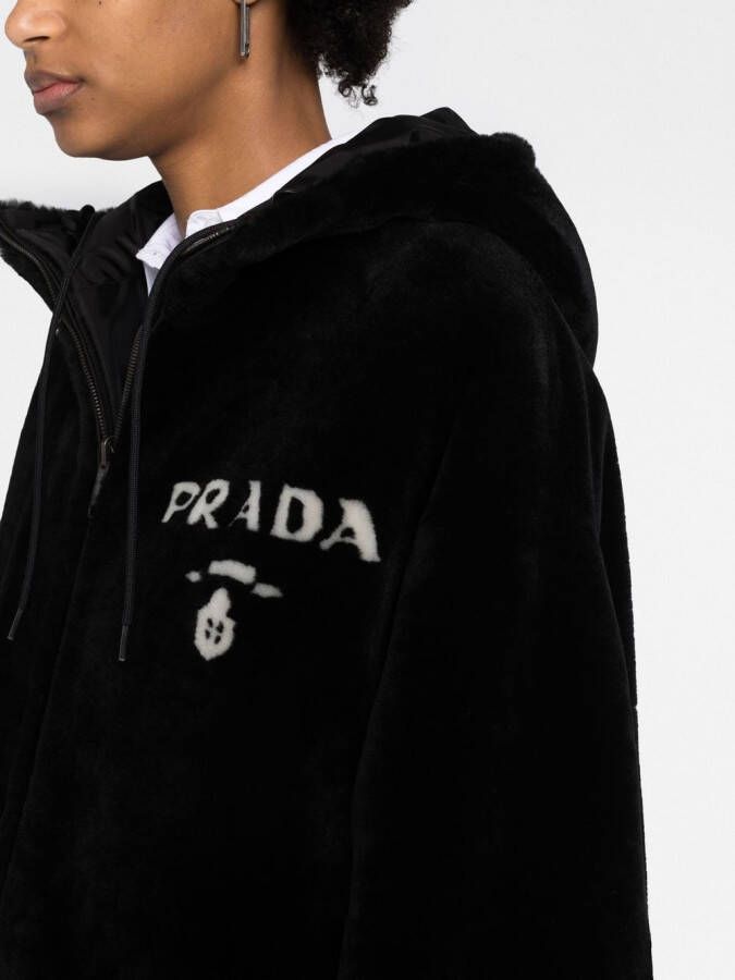 Prada Omkeerbare lammy coat Zwart