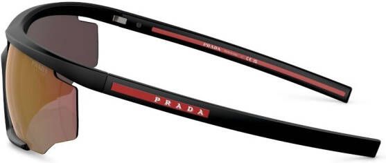 Prada Linea Rossa Zonnebril met oversized montuur Zwart