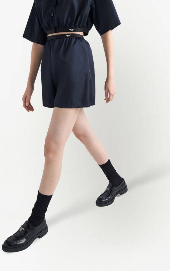 Prada Shorts met logo taille Blauw