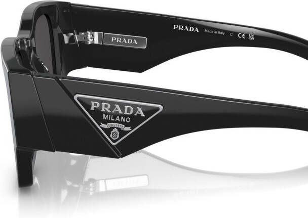 Prada Eyewear Zonnebril met logo Zwart
