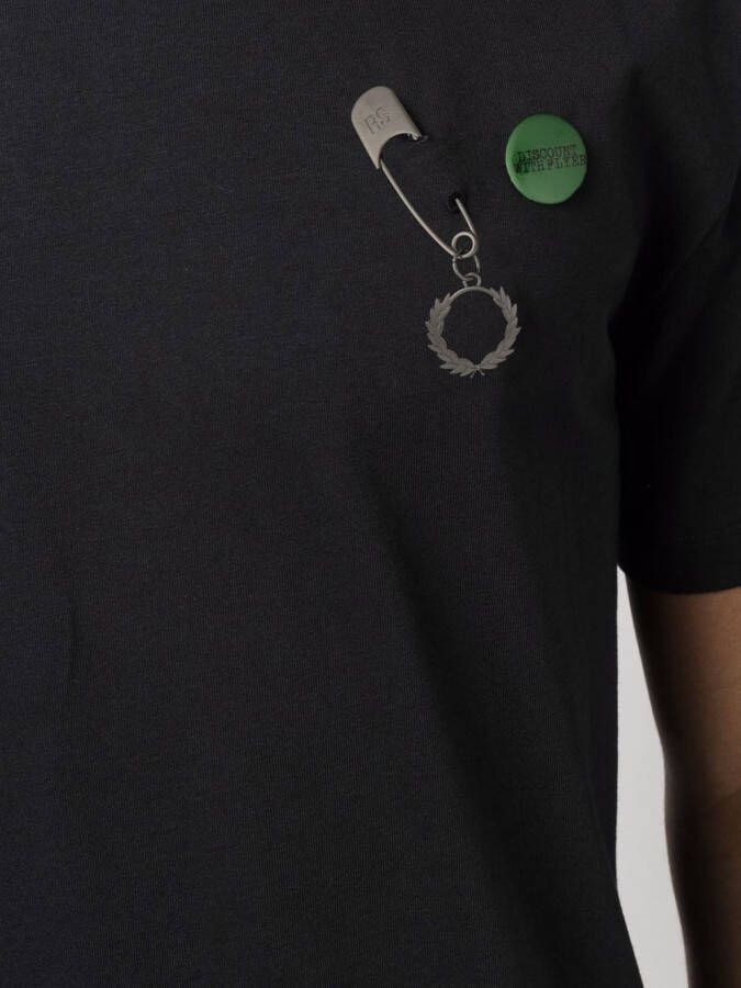Raf Simons X Fred Perry T-shirt met veiligheidsspeld Zwart