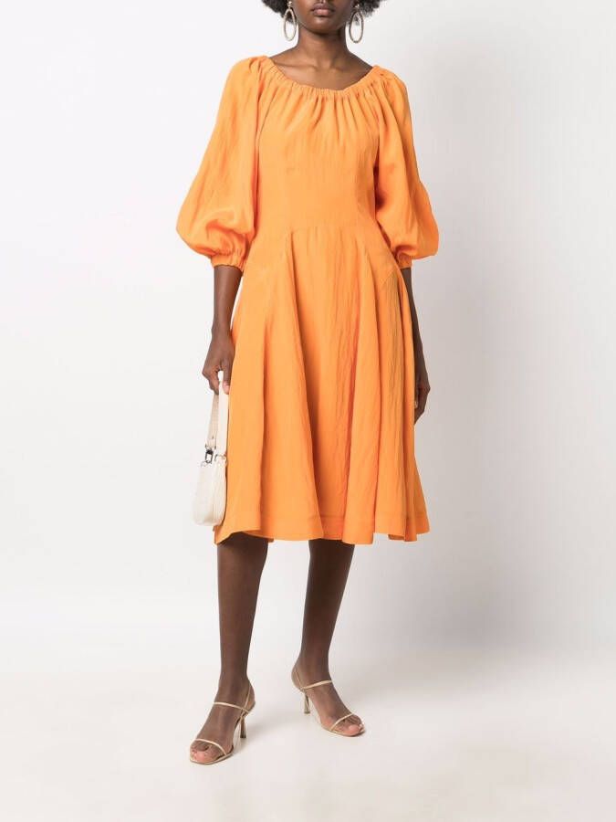 Rejina Pyo Midi-jurk met pofmouwen Oranje