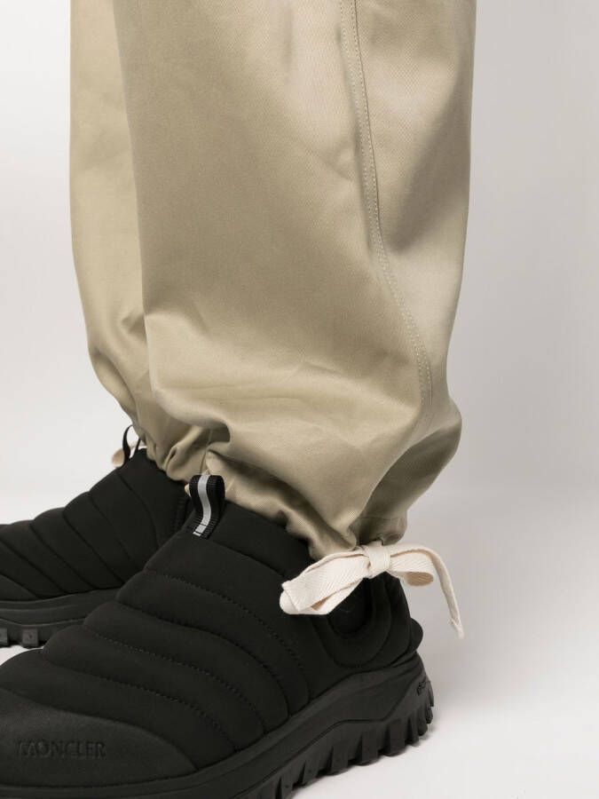 sacai Chino met ceintuur Beige