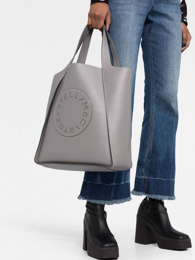 Stella McCartney Shopper met geperforeerd logo Grijs