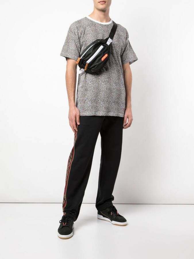 Supreme T-shirt met luipaarddessin Bruin