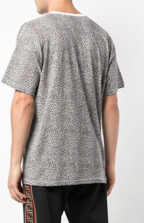 Supreme T-shirt met luipaarddessin Bruin