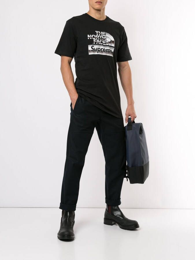 Supreme T-shirt met metallic logo Zwart