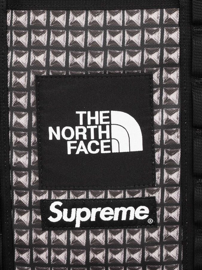 Supreme x The North Face Explore Utility shopper met studs Zwart