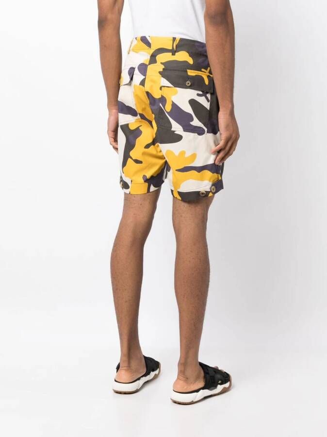 The Power For The People Shorts met camouflageprint Beige