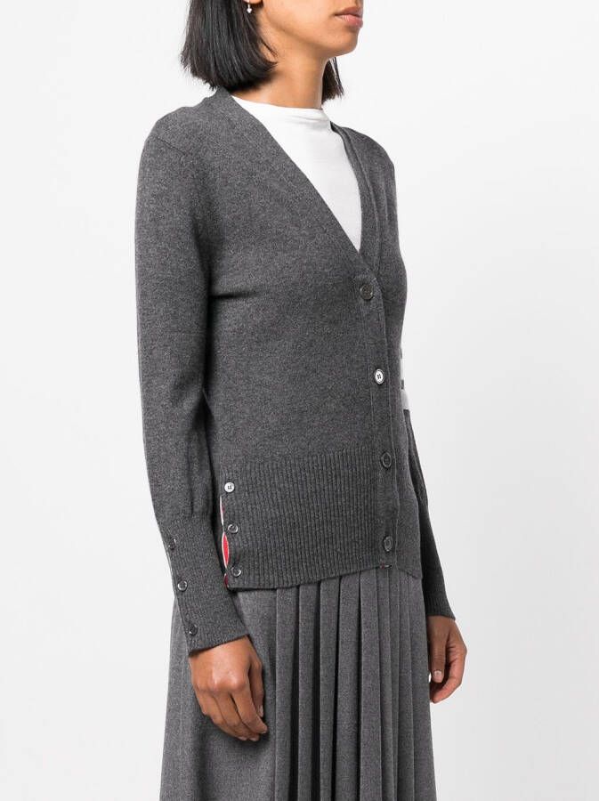 Thom Browne Classic V-Neck Cardigan In Cashmere With White 4-Bar Sleeve Stripe Grijs