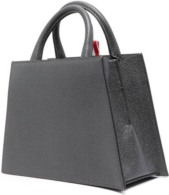 Thom Browne draagtas met applicatie Grijs