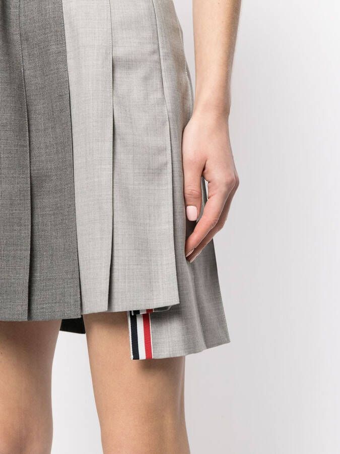 Thom Browne Mini-plooirok met verlaagde achterkant Grijs