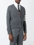 Thom Browne Short V-hals vest met 4-strepen streep In Medium grijze Cashmere Grijs - Thumbnail 3