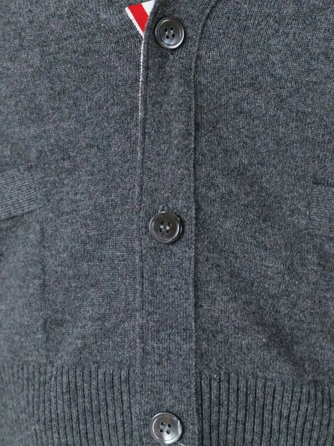 Thom Browne Short V-hals vest met 4-strepen streep In Medium grijze Cashmere Grijs