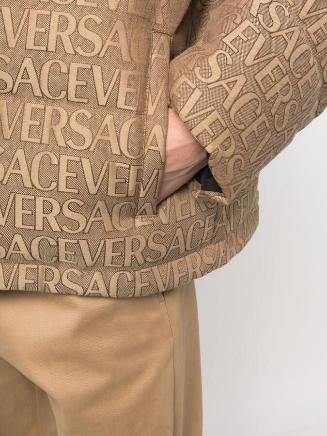 Versace Donsjack met logoprint Beige