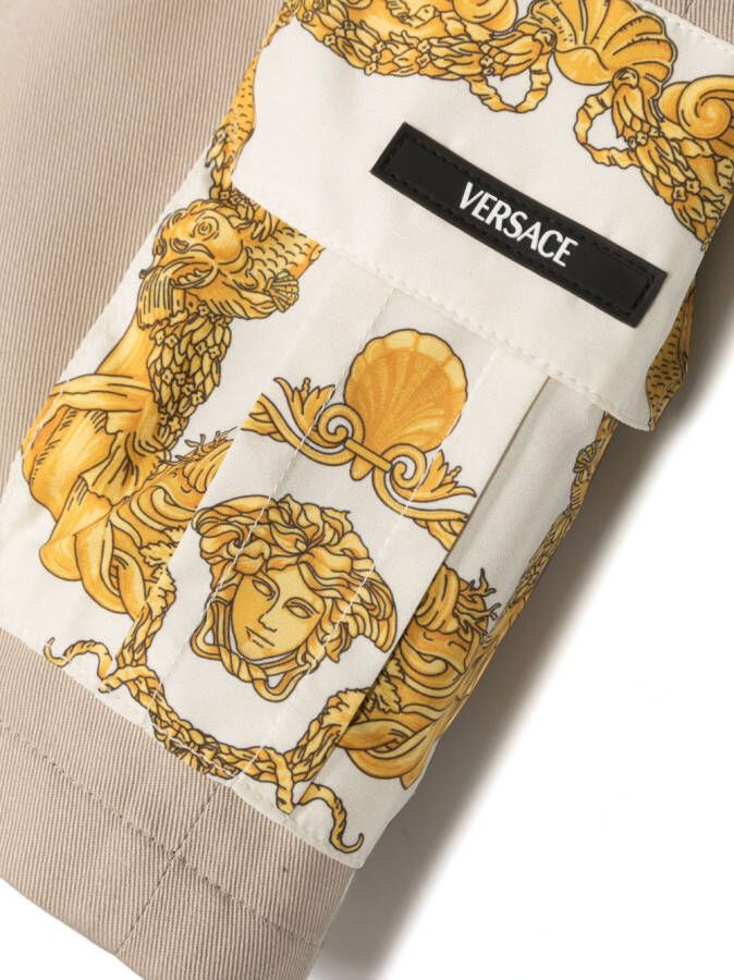 Versace Kids Greca chino shorts met print Beige