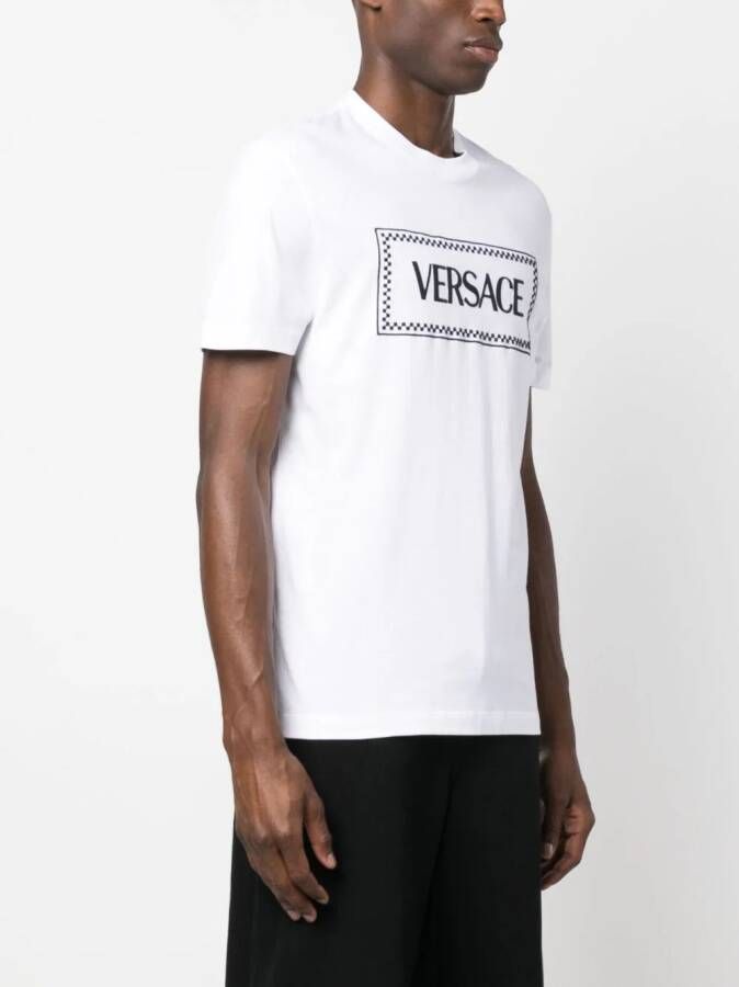 Versace T-shirt met geborduurd logo Wit