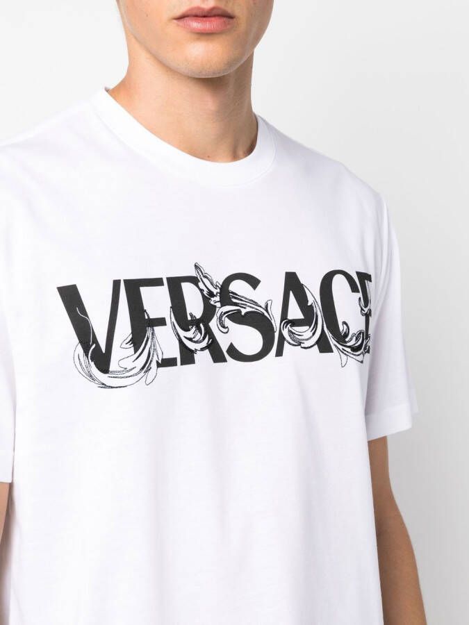 Versace T-shirt met barok en logoprint Wit