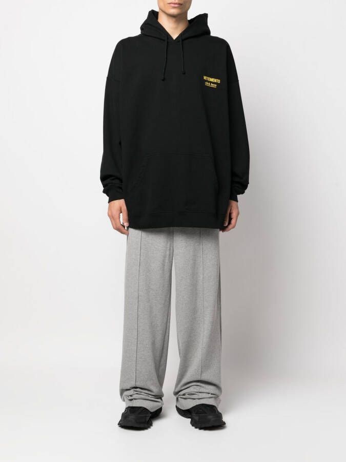 VETEMENTS Hoodie met geborduurd logo Zwart