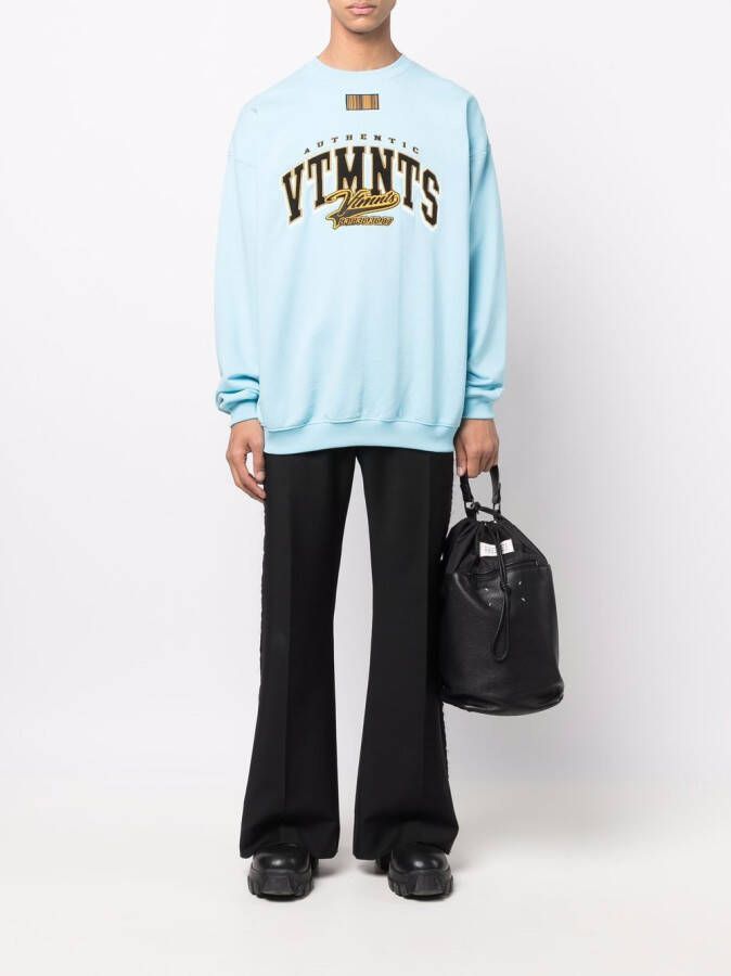 VTMNTS Sweater met logoprint Blauw