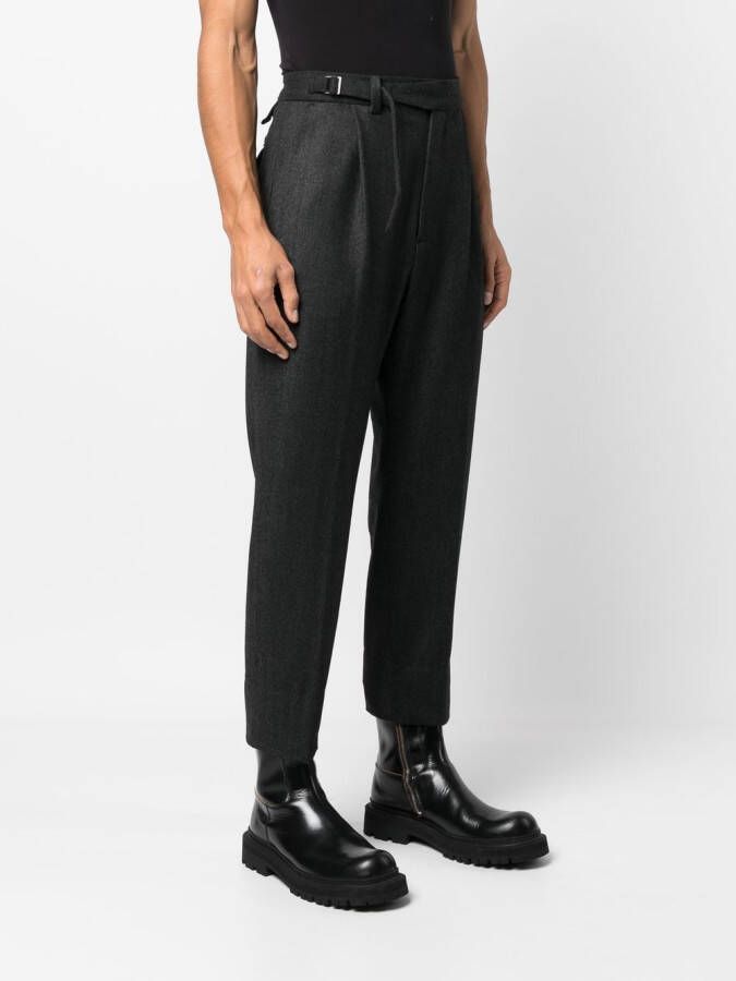 White Mountaineering Broek met toelopende pijpen Grijs