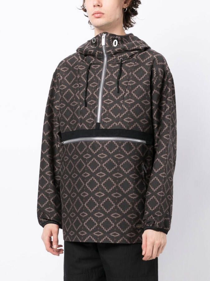 White Mountaineering Jack met geometrisch patroon Bruin